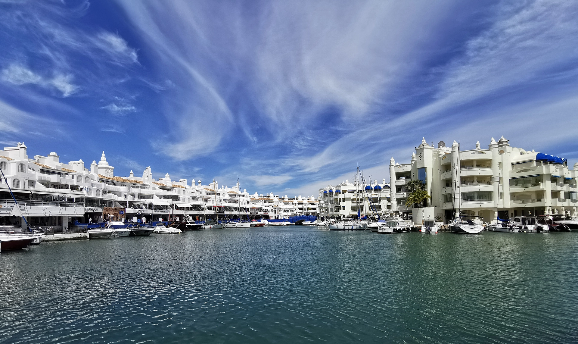 Best areas to live and invest in Benalmádena